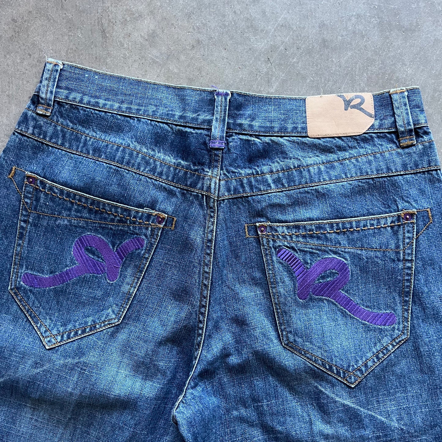 38x34 00s Rocawear Jeans