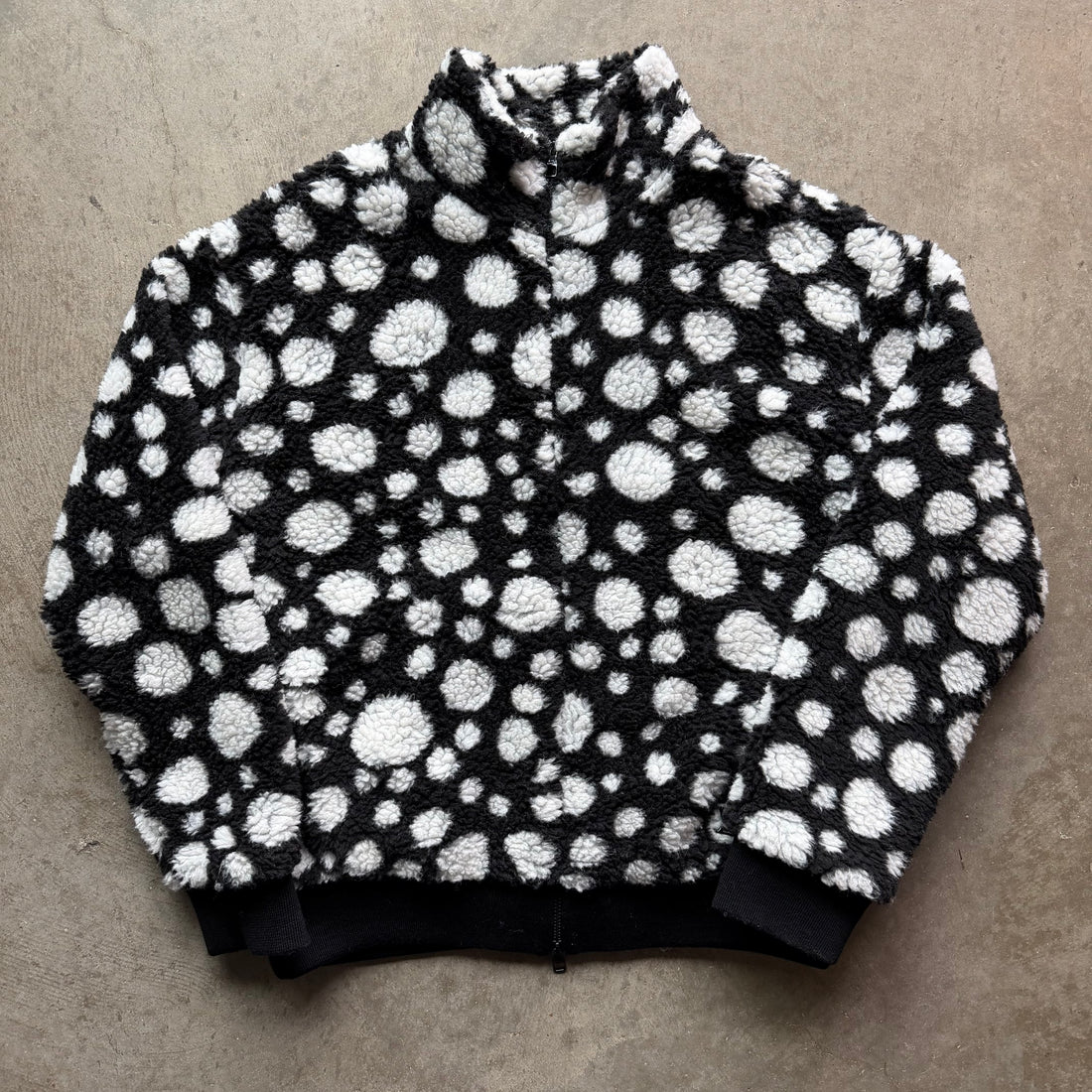 XXL Louis Vuitton Yayoi Kusama Infinity Dots Fleece