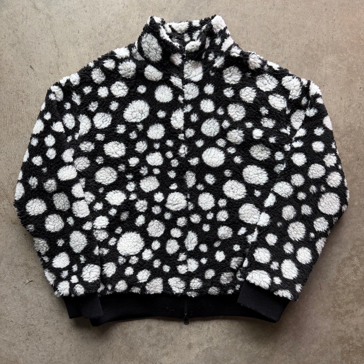XXL Louis Vuitton Yayoi Kusama Infinity Dots Fleece