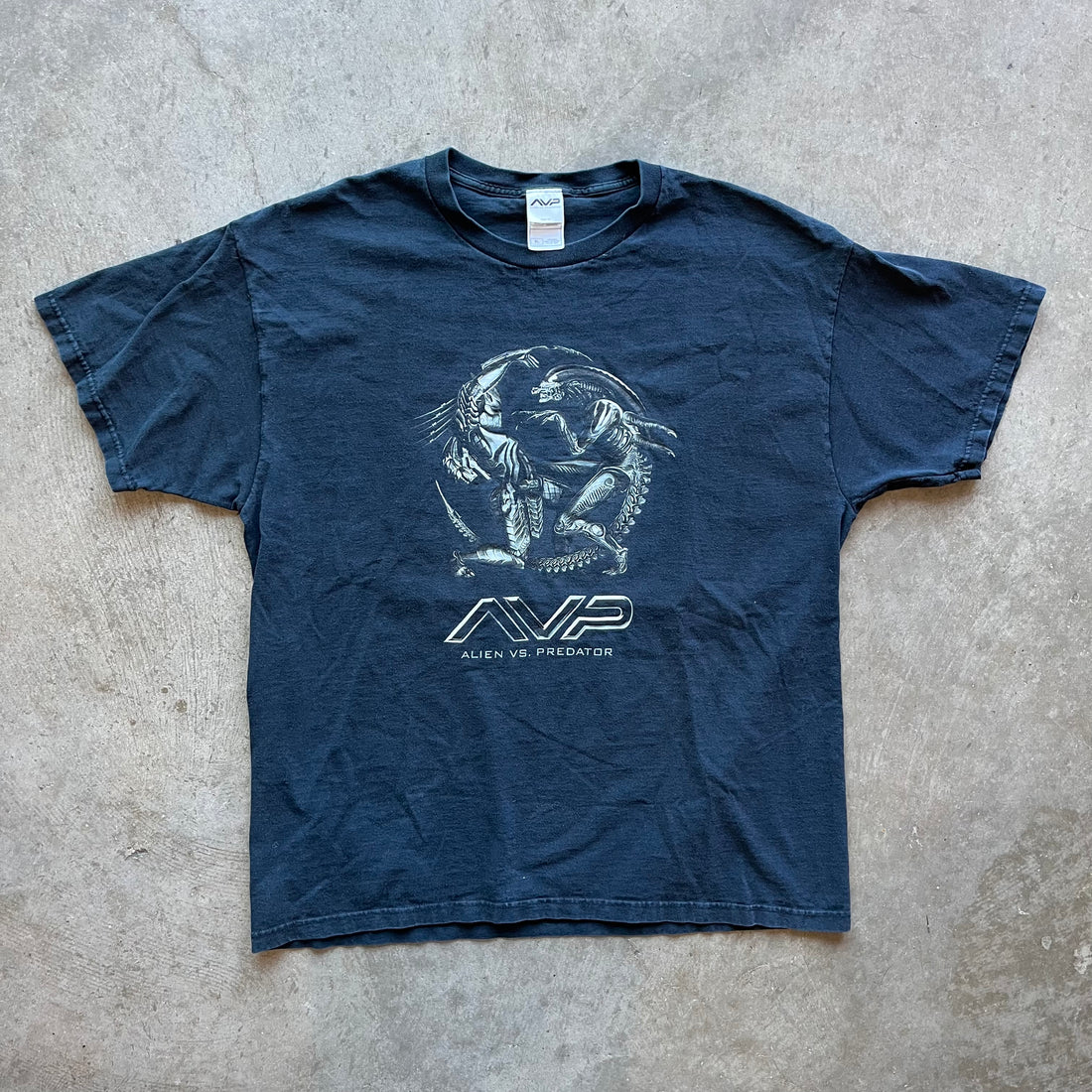 XL 04 Alien vs Predator Movie Tee