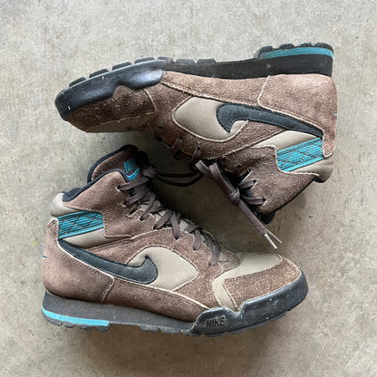 7 Used 00s Nike Hiking Boots