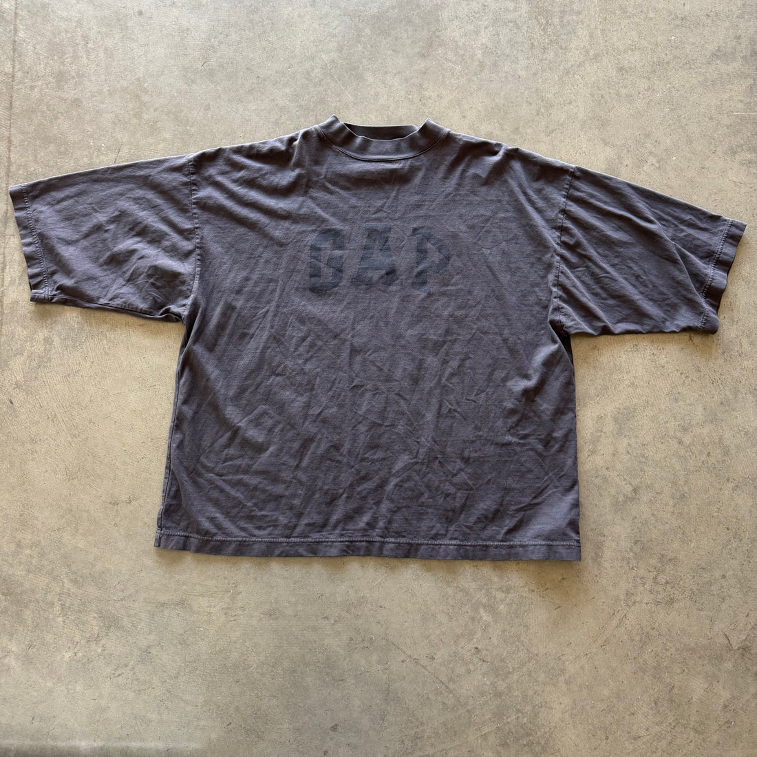 XL YZY Gap Dove Tee Gray