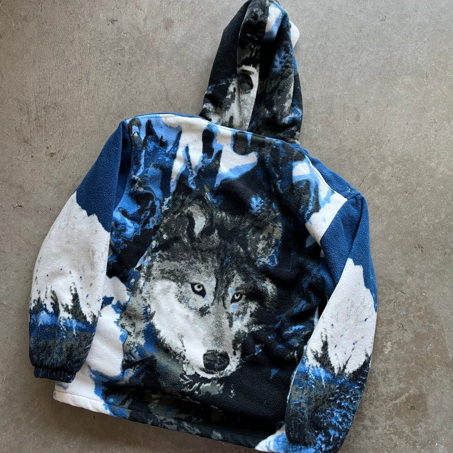 XL 00s Wolf Fleece