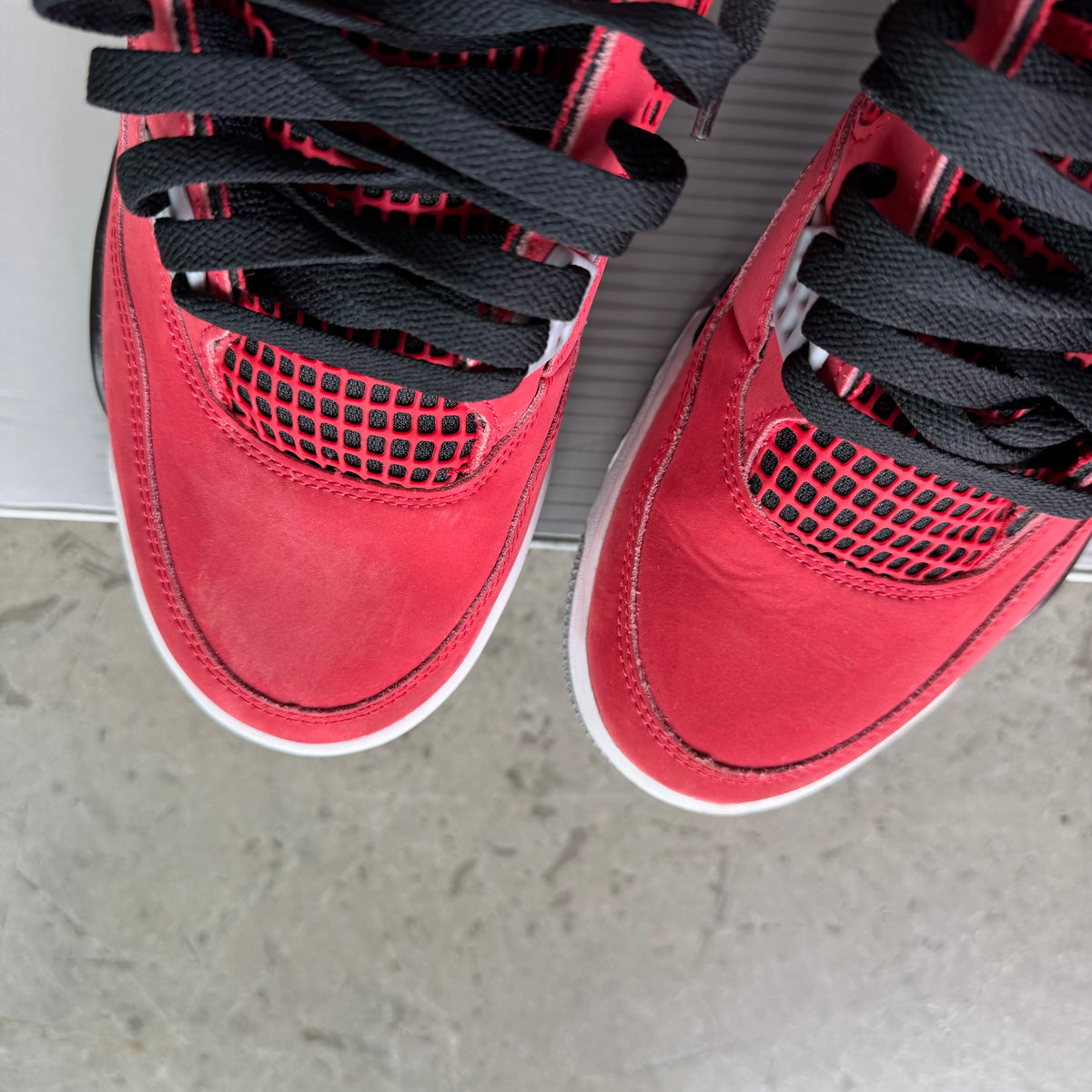 11 Used Jordan 4 Toro Bravo