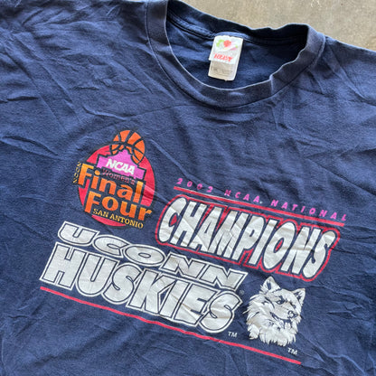 XXL 02 UConn Huskies Tee