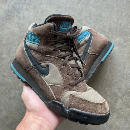 7 Used 00s Nike Hiking Boots