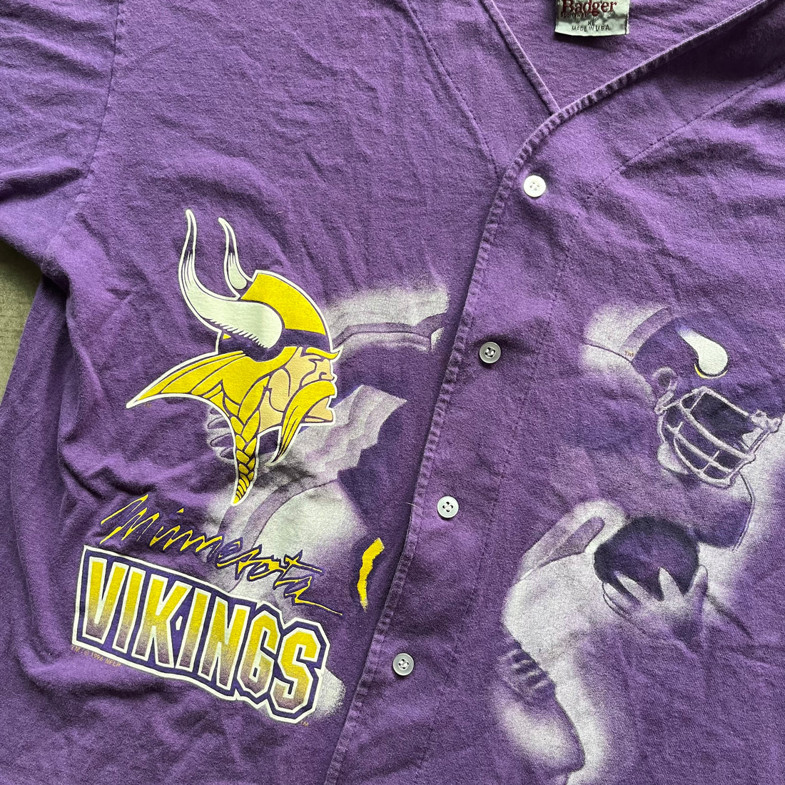 XL 90s Vikings Button Up