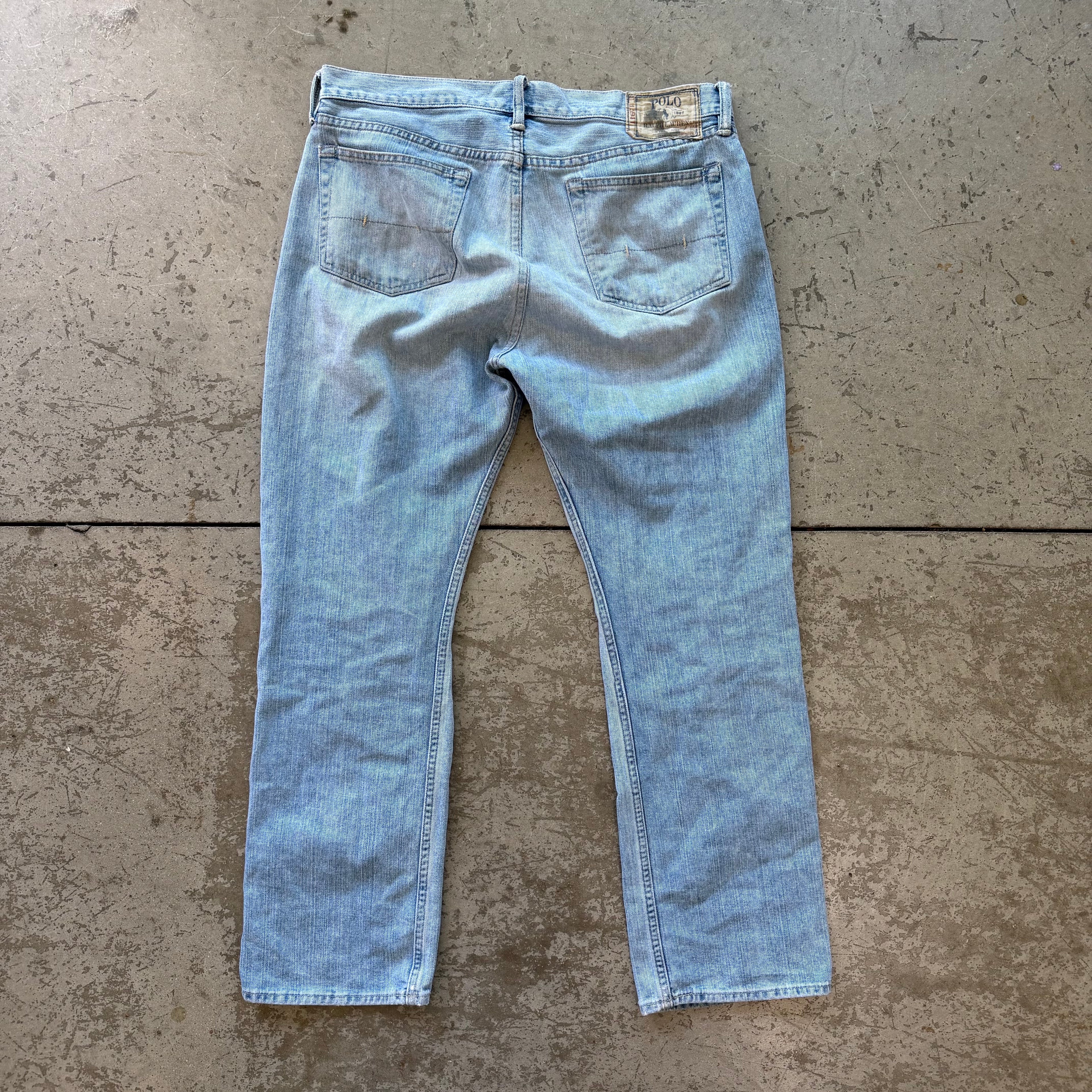 33x30 00s Lightwash Polo Pants