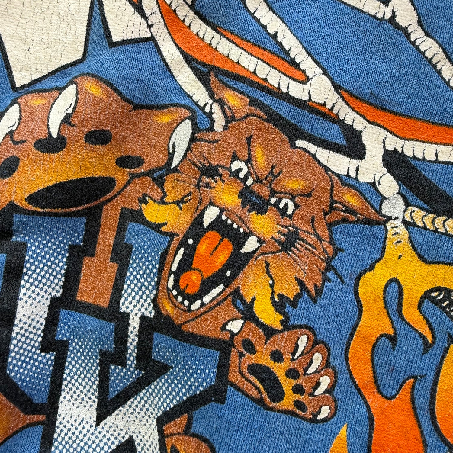 L 90s Kentucky Basketball Crewneck