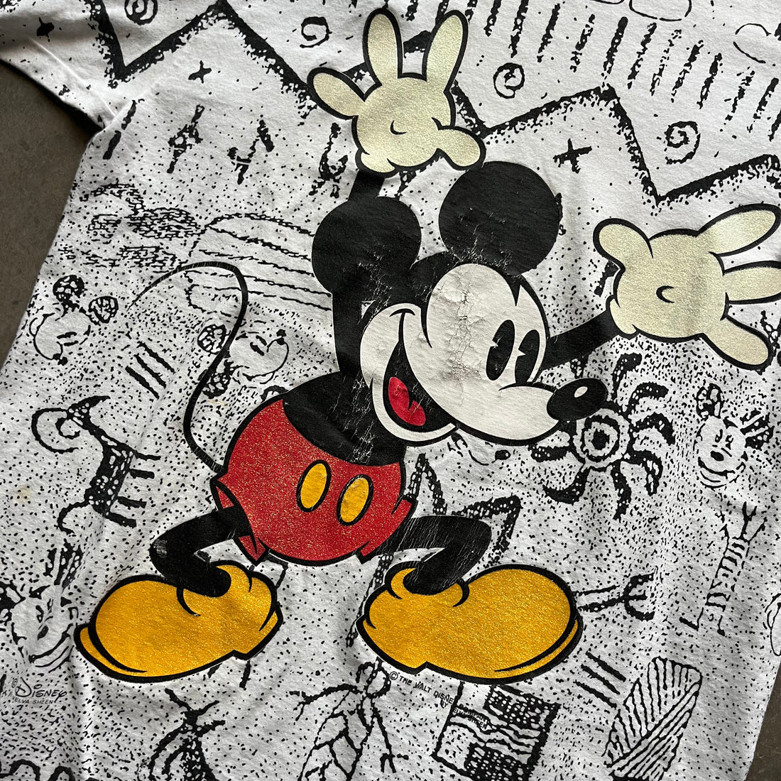 L 90s Mickey Mouse Tee