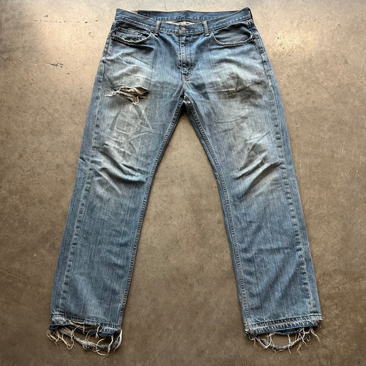 36x32 Distressed Levis Jeans