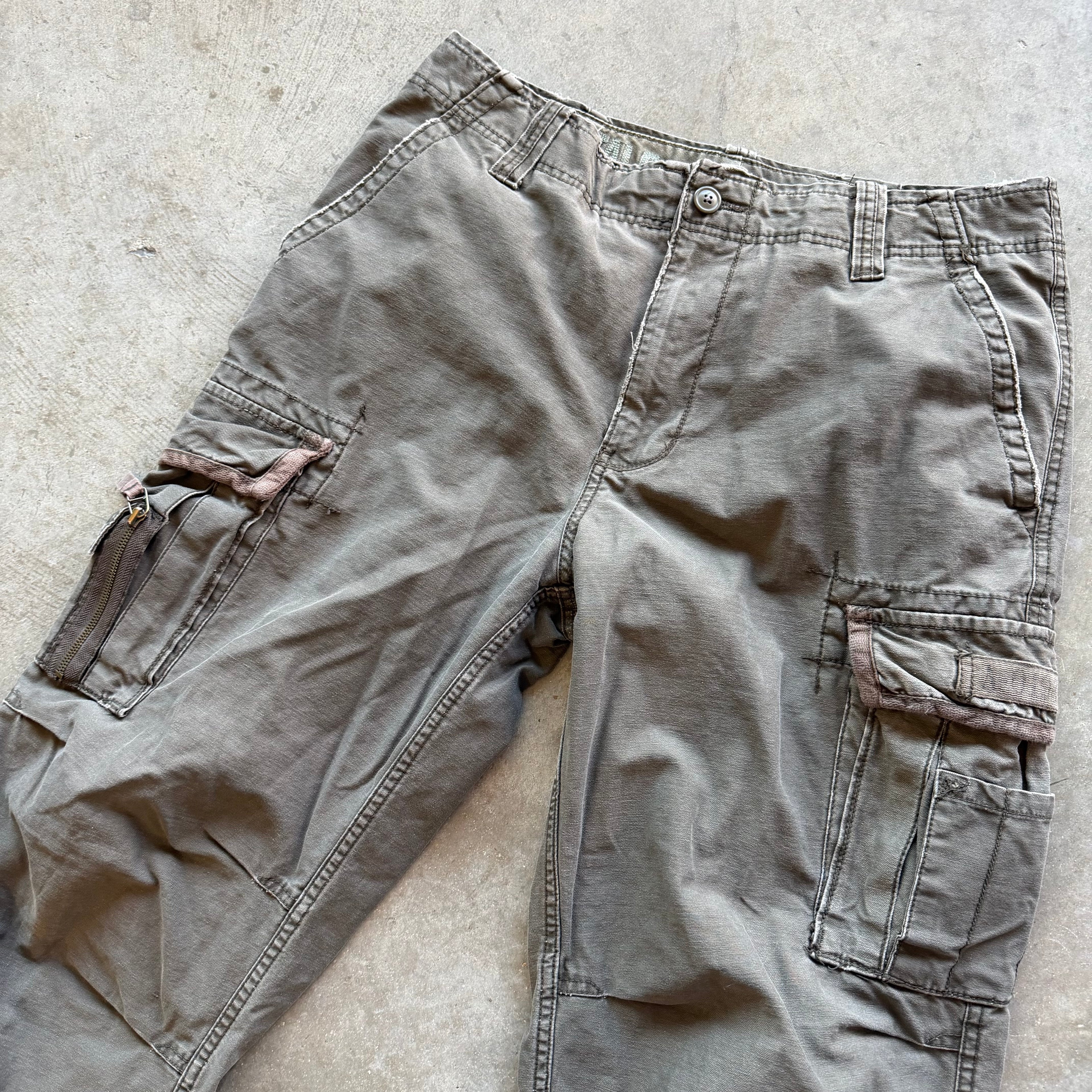 34x34 00s Aeropostale Cargo Pants