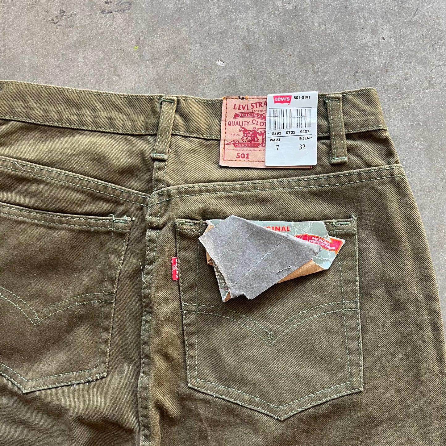 28x32 90s Levis 501s