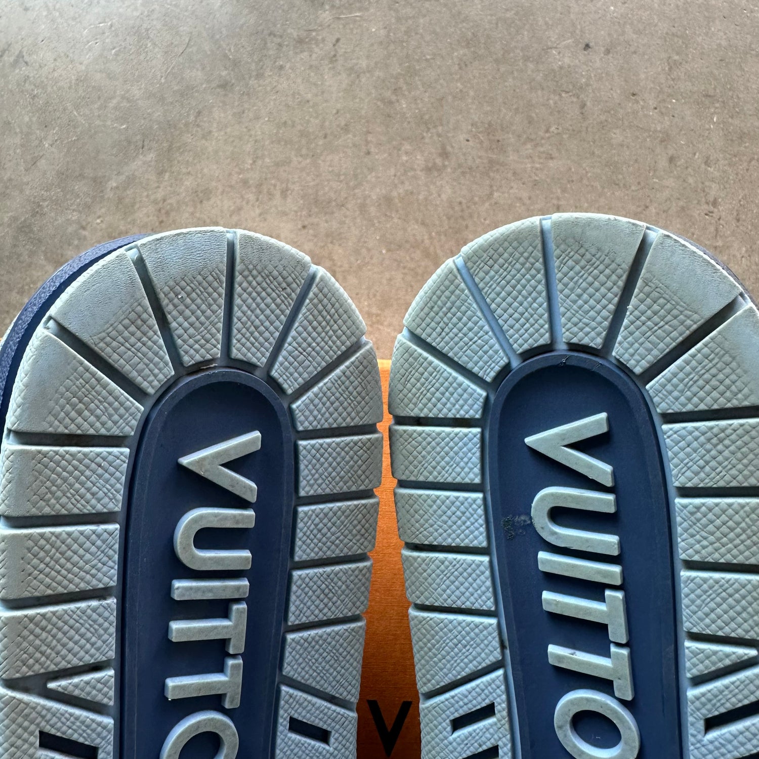 10.5 Used LV Trainer Blue Denim