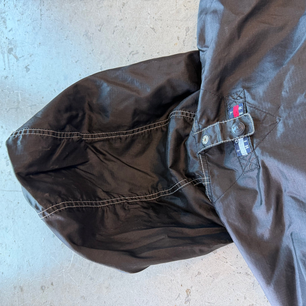 XL 00s Black Hooded Tommy Hilfiger Pullover