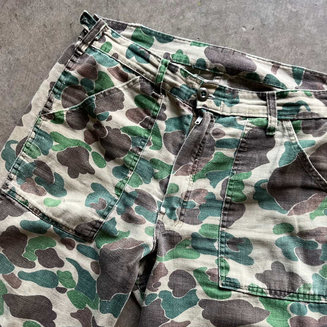 32x28 90s Camo Pants