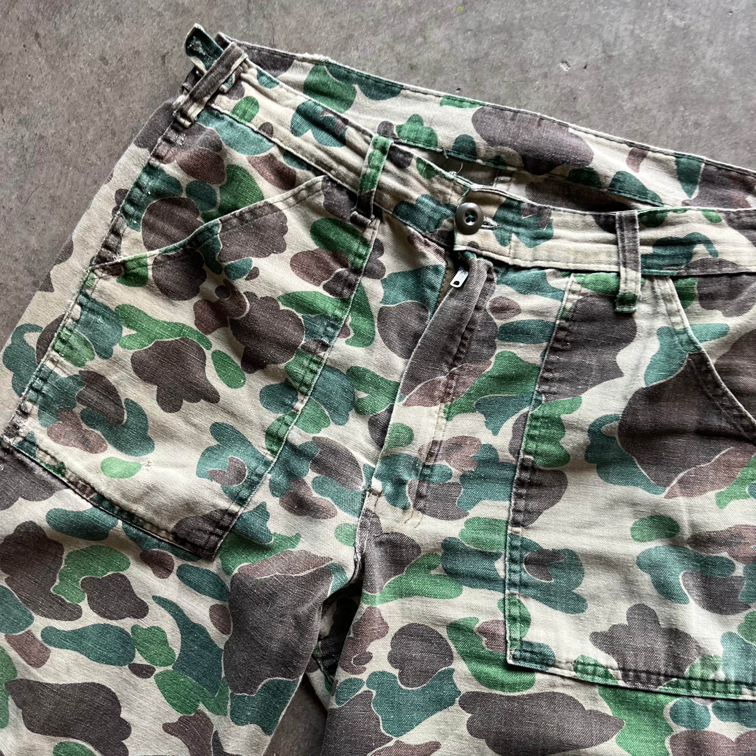 32x28 90s Camo Pants