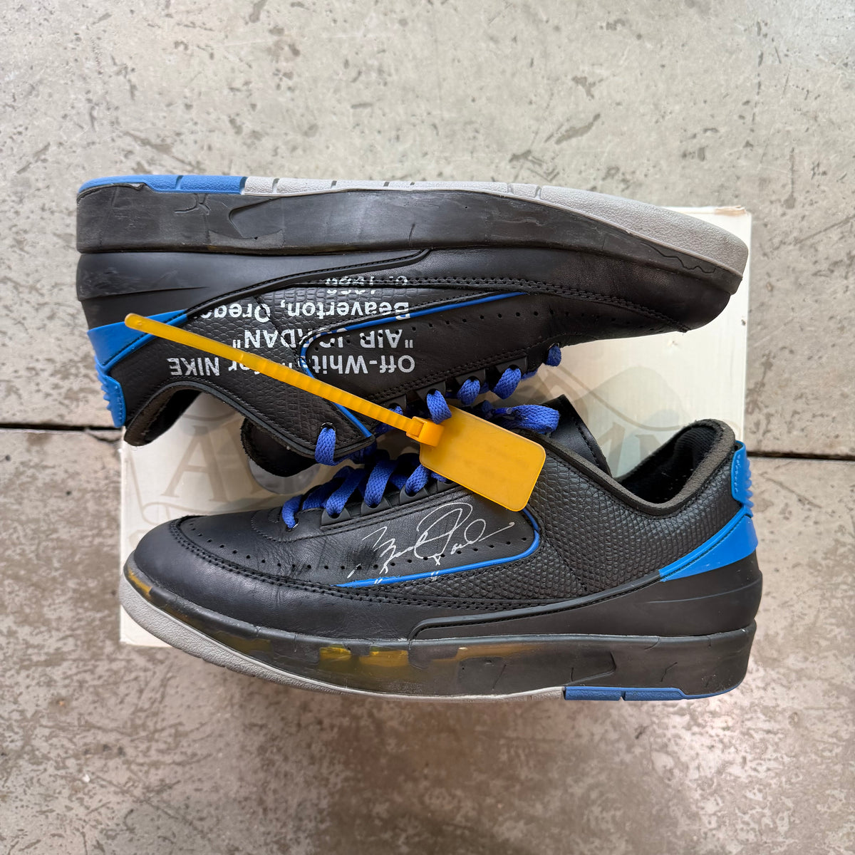 10.5 Used Off White Jordan 2 Low Black Royal
