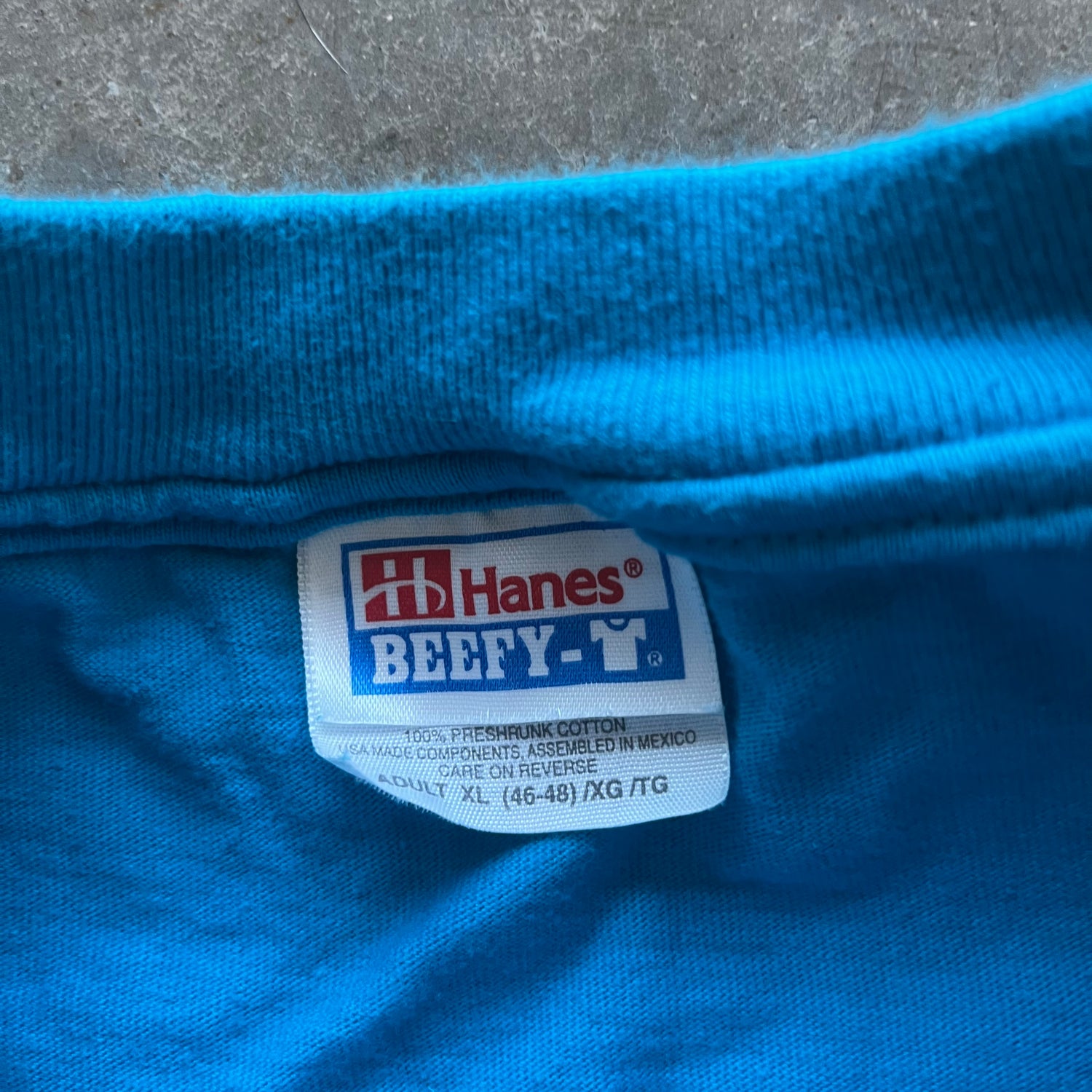 XL 90s City Beach Apple Tee