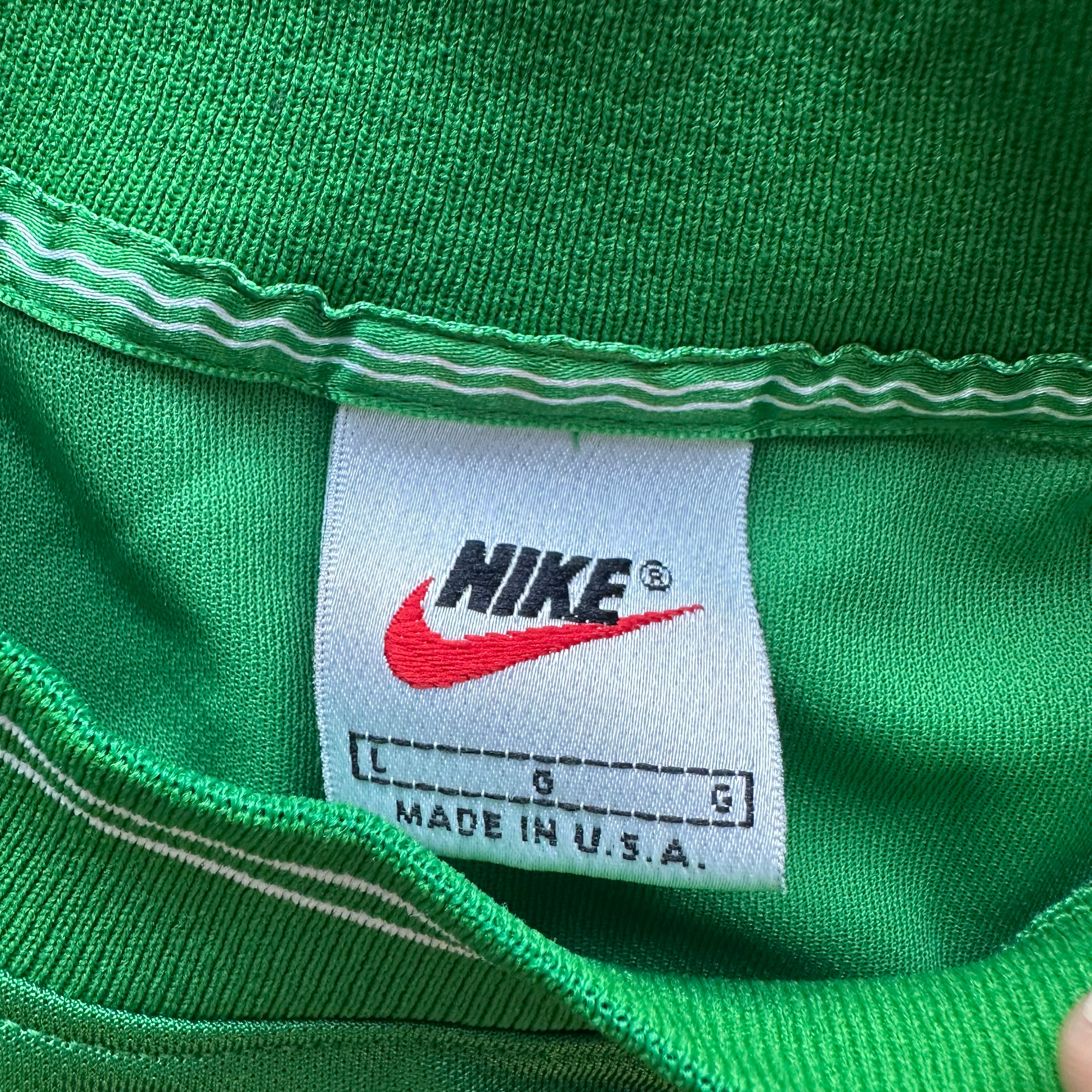 L 90s Nike Soccer Warm Up