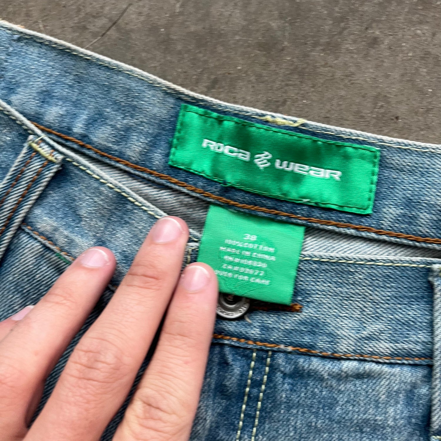 38w Y2K Roca Wear Jorts