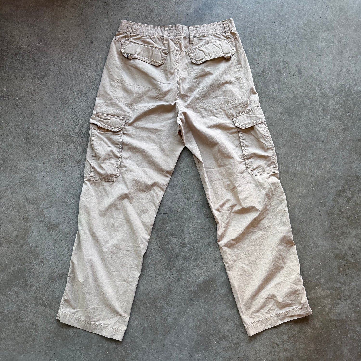 32x30 00s Nike ACG Cargo Pants