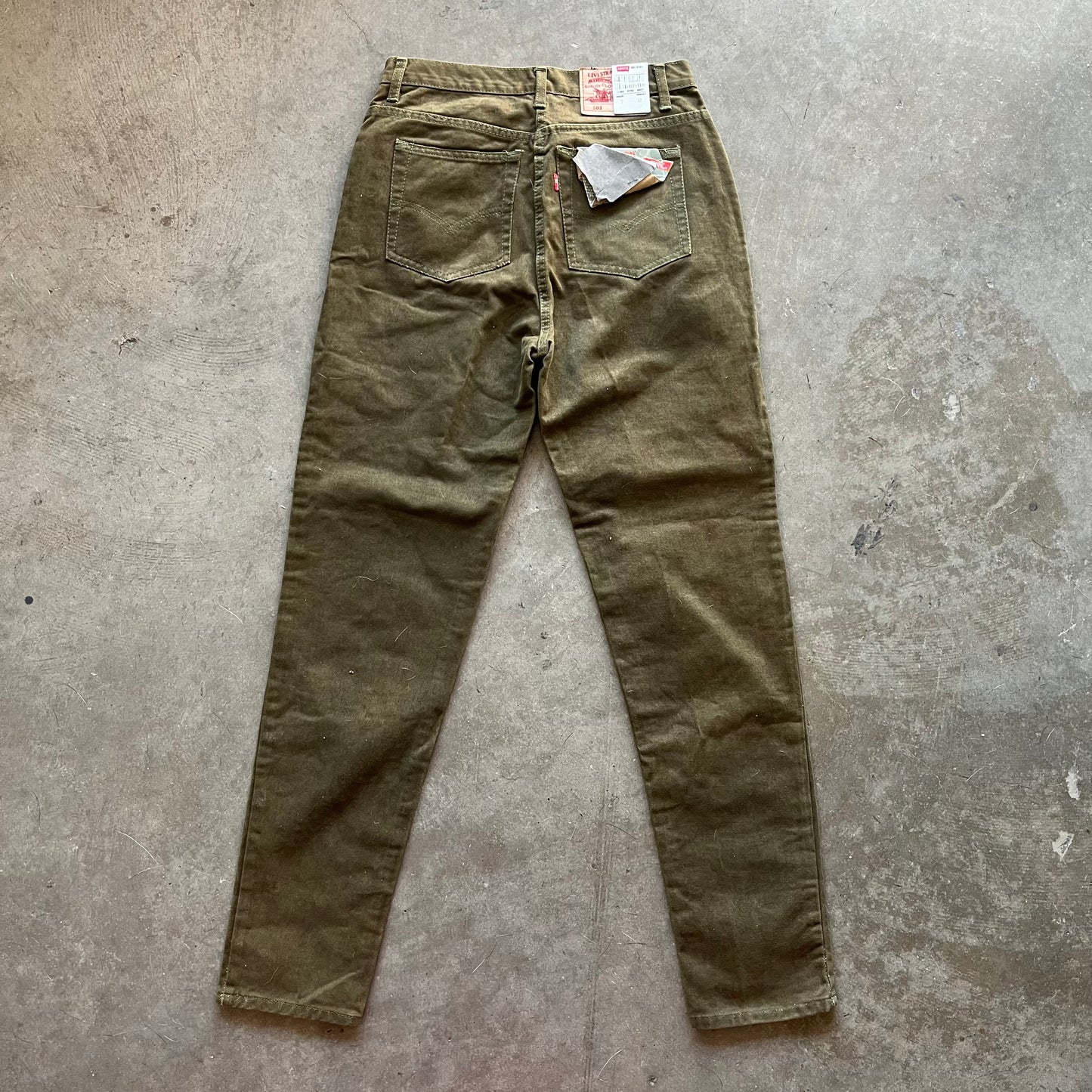 28x32 90s Levis 501s