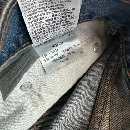 36x32 Distressed Levis Jeans