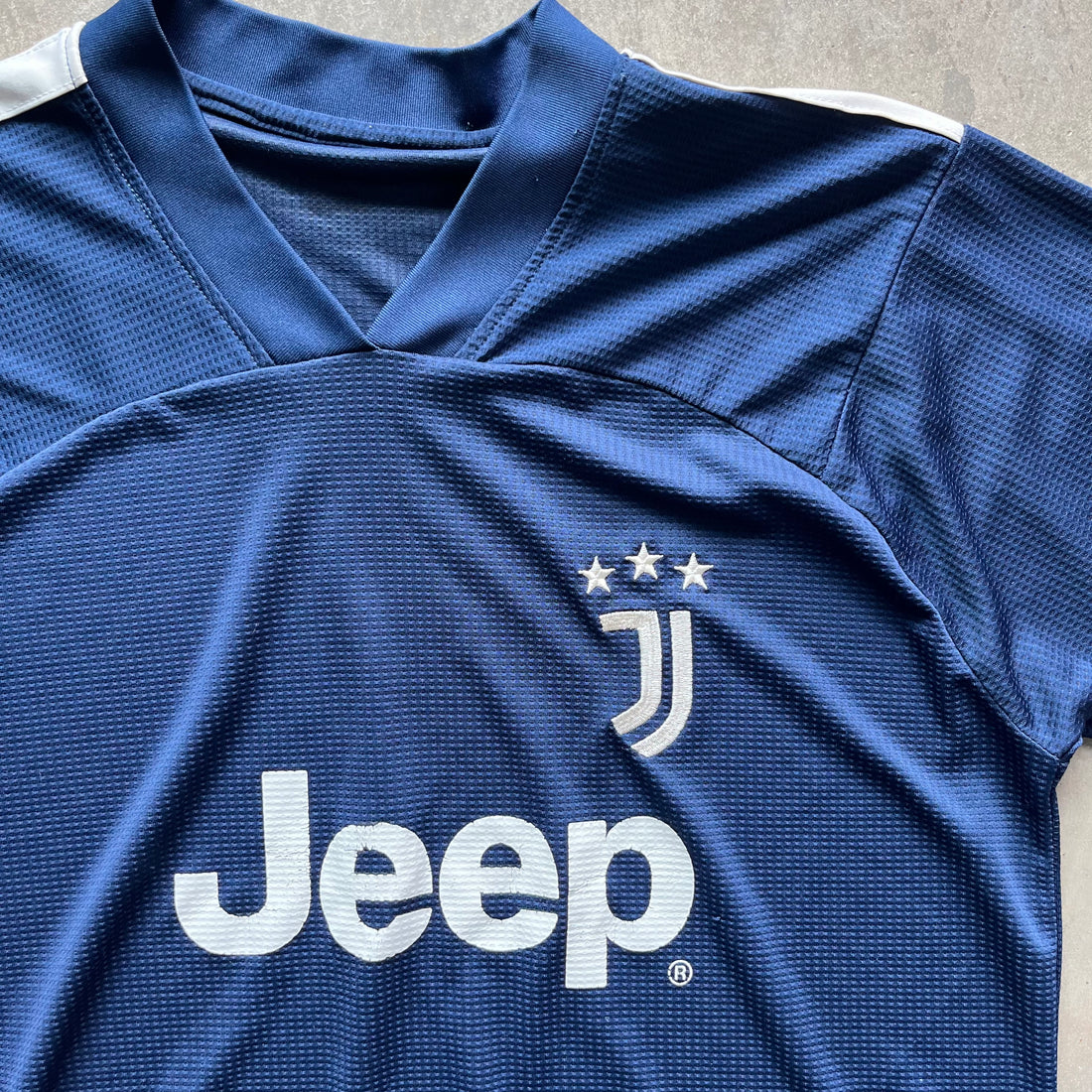 L 00s Juventes Warm Up Jersey