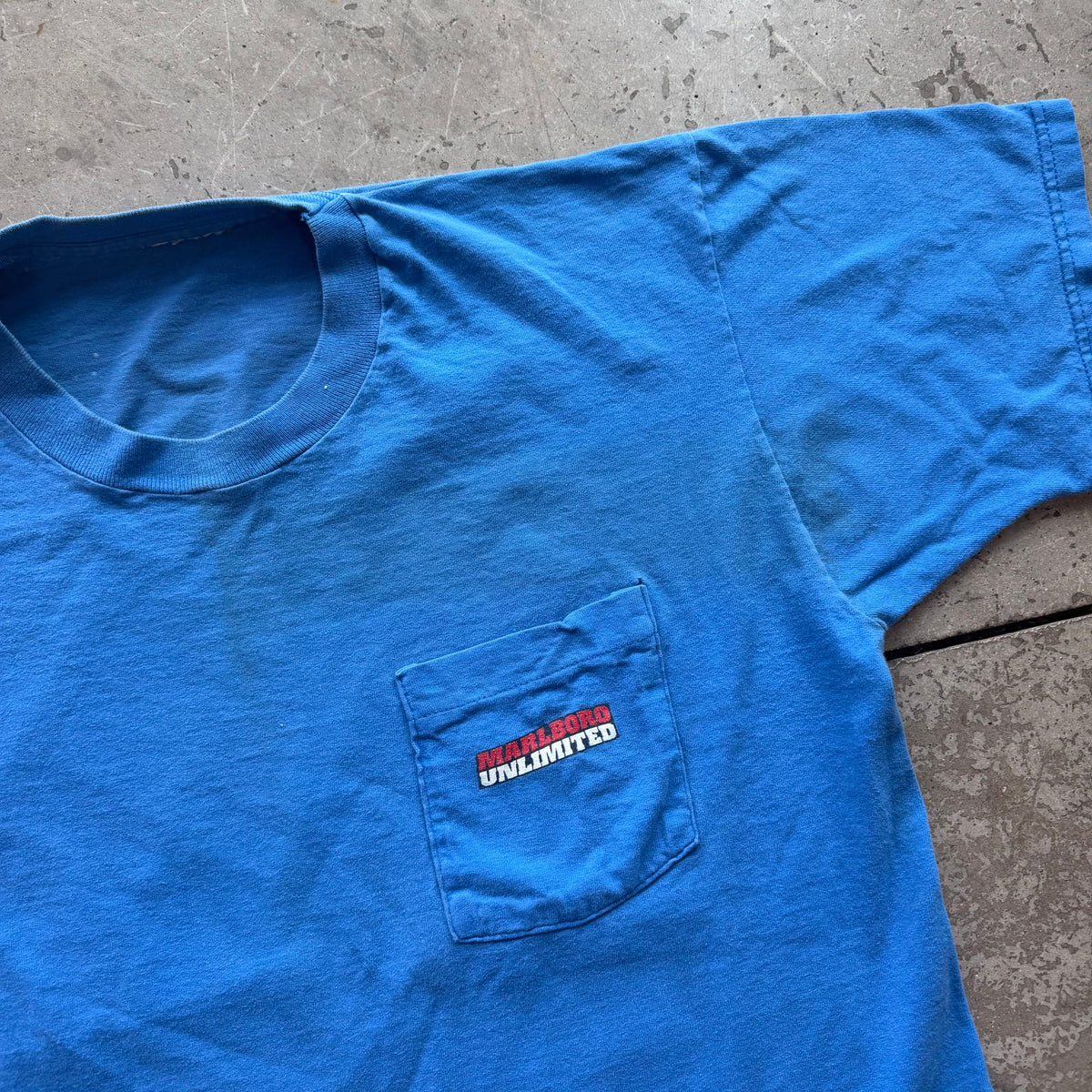 L 90s Marlboro Wolf Tee