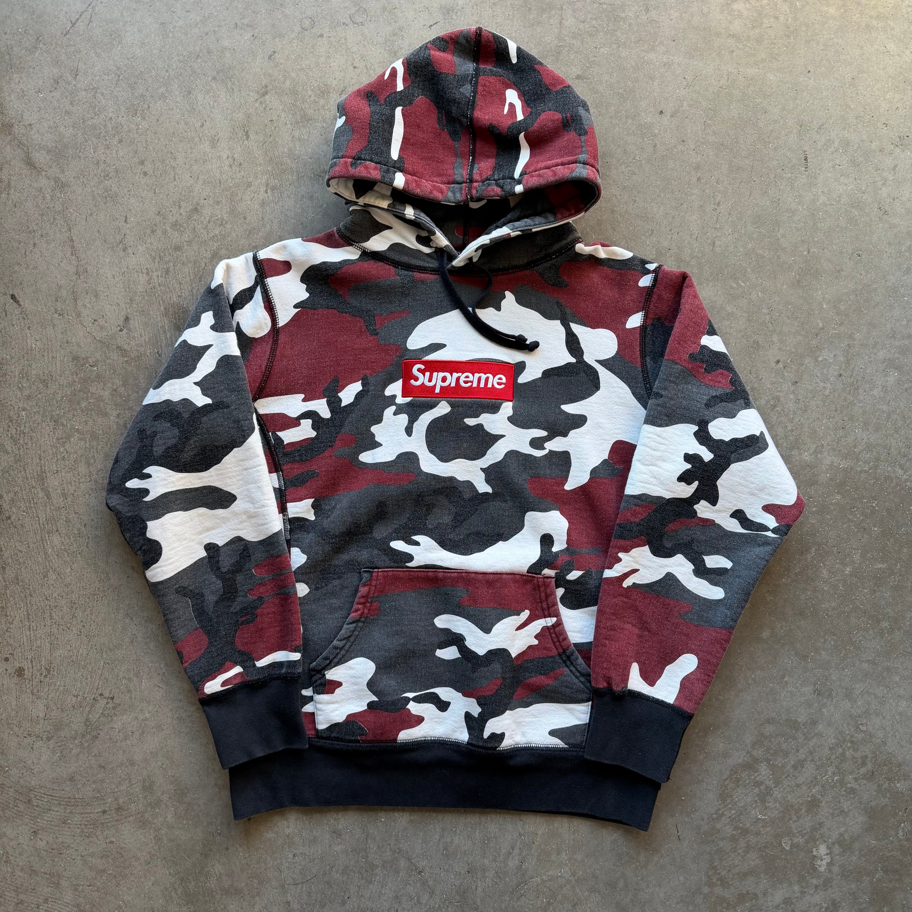 M 2015 Supreme Red Camo Box Logo