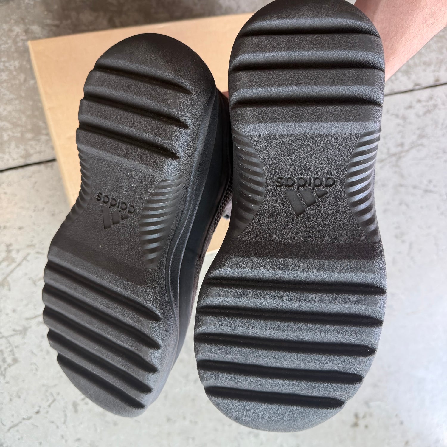 8 Used Yeezy DSRT Boot “Oil”
