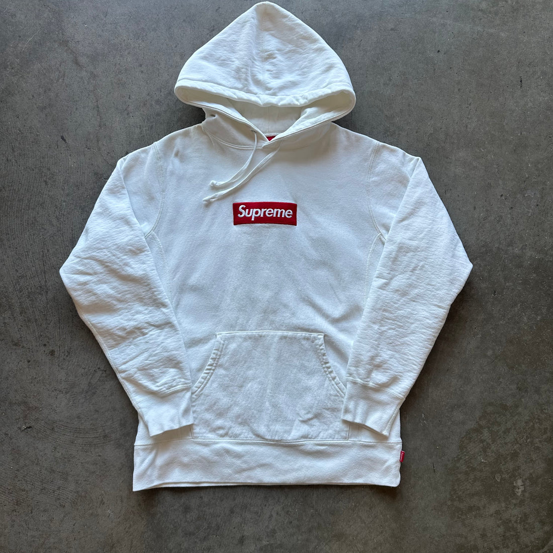 M Supreme Box Logo Hoodie White
