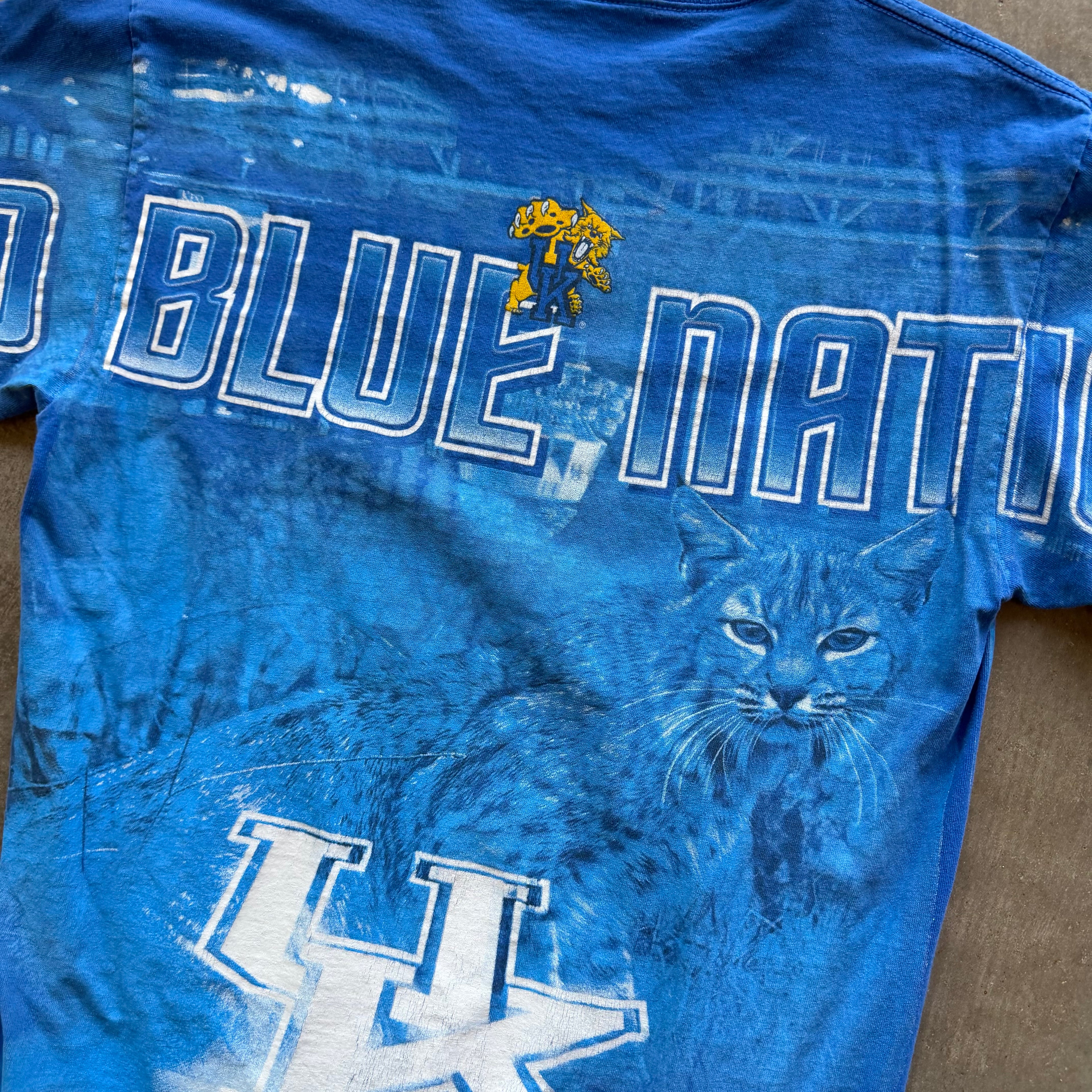 L 00s AOP Kentucky Basketball Tee