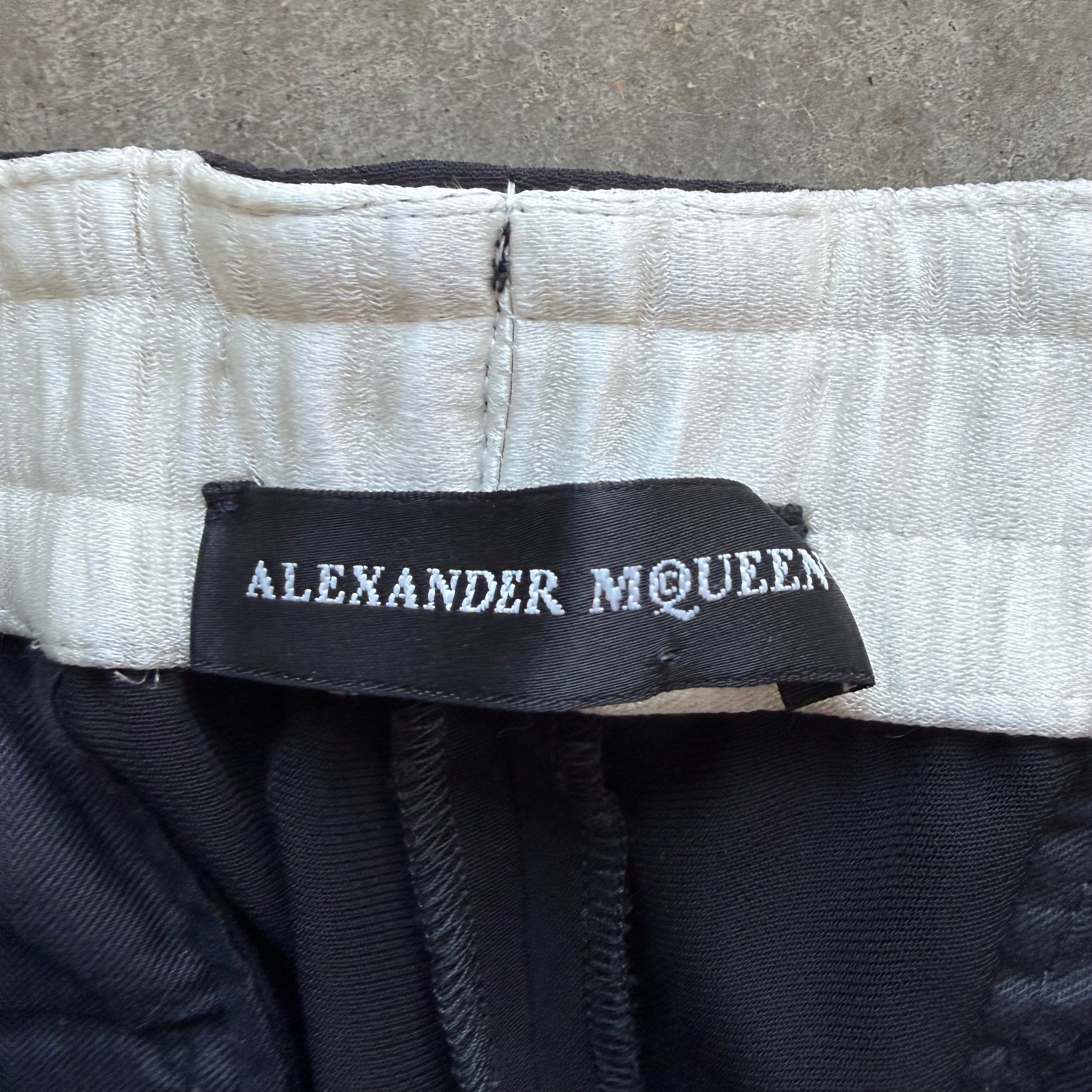 32x25 Alexander McQueen Capri Pants