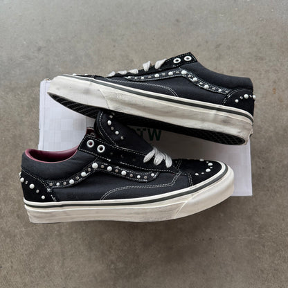 10 Vans Pearlized Black