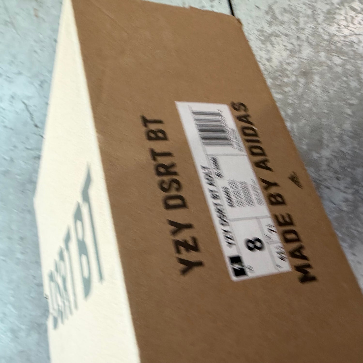 8 Used Yeezy DSRT Boot “Oil”
