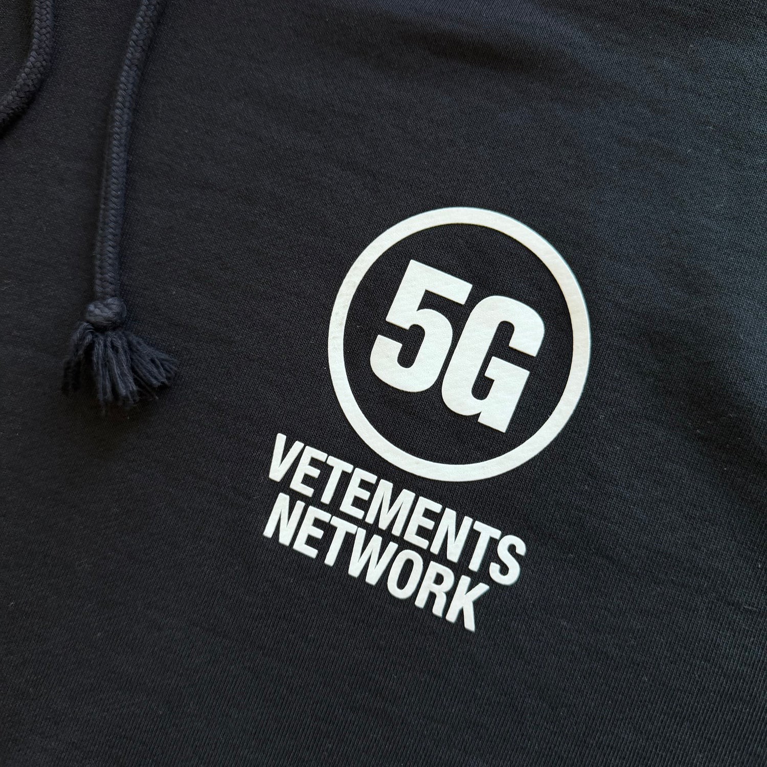 XL Vetements 5G Network Hoodie