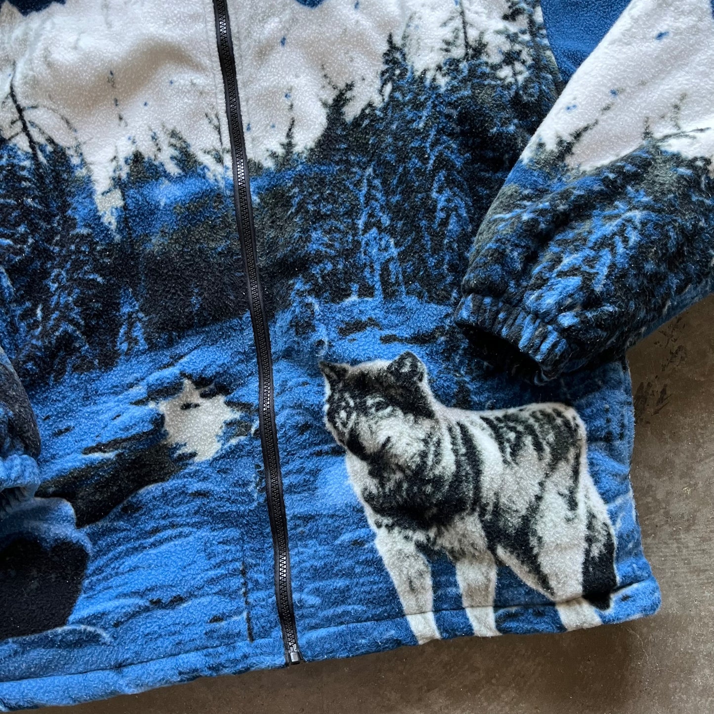 XL 00s Wolf Fleece