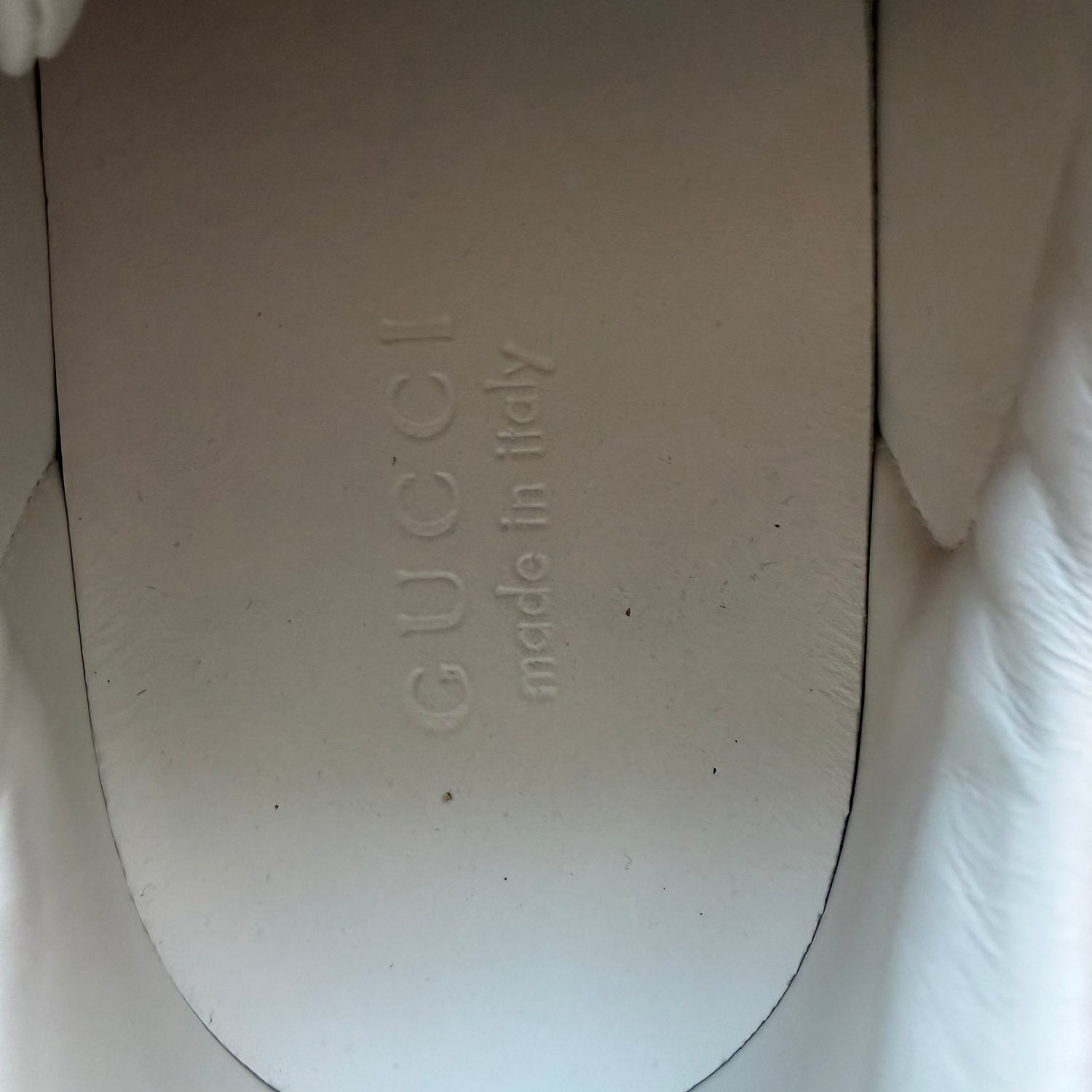 8.5 Used Gucci Ace Embroidered Bee