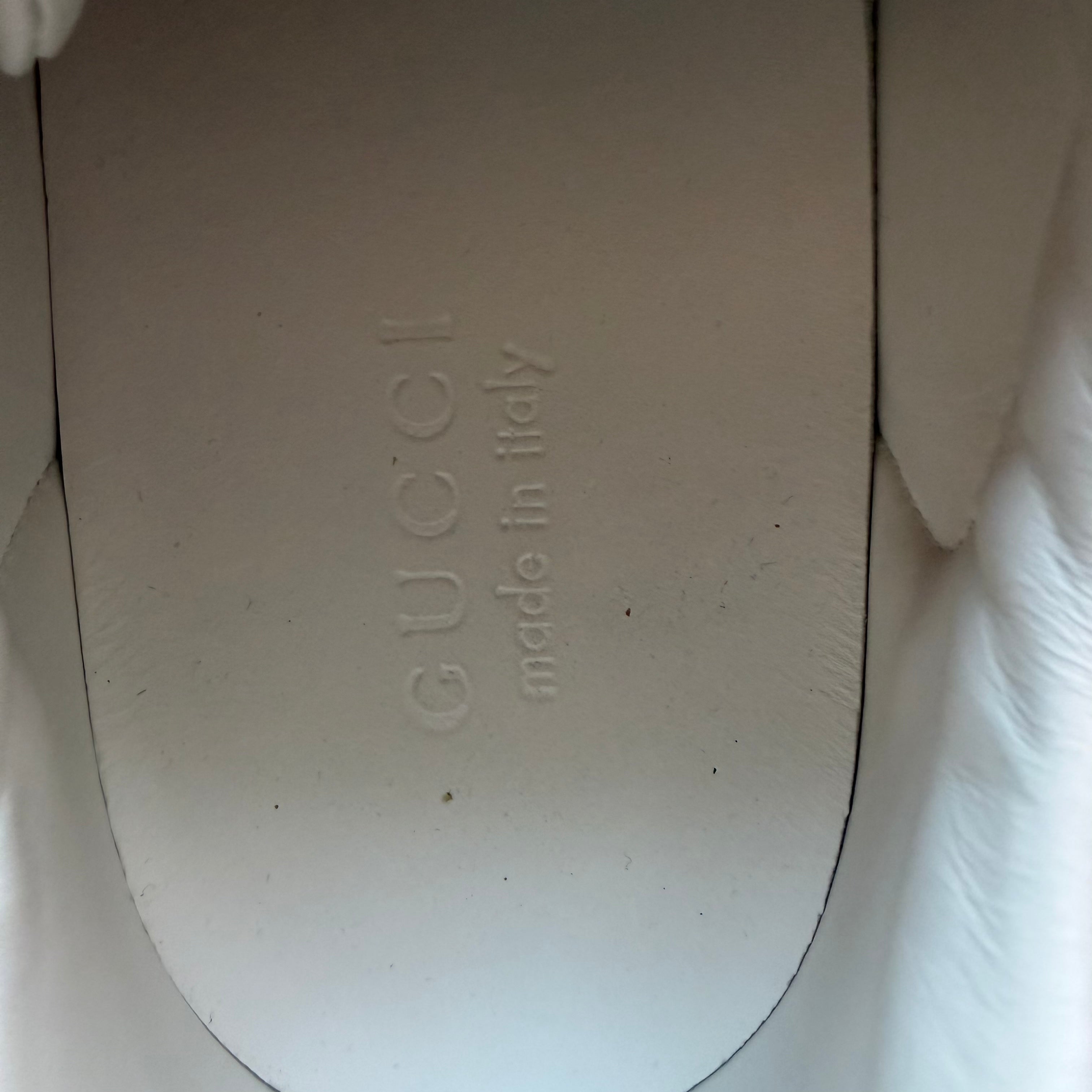 8.5 Used Gucci Ace Embroidered Bee