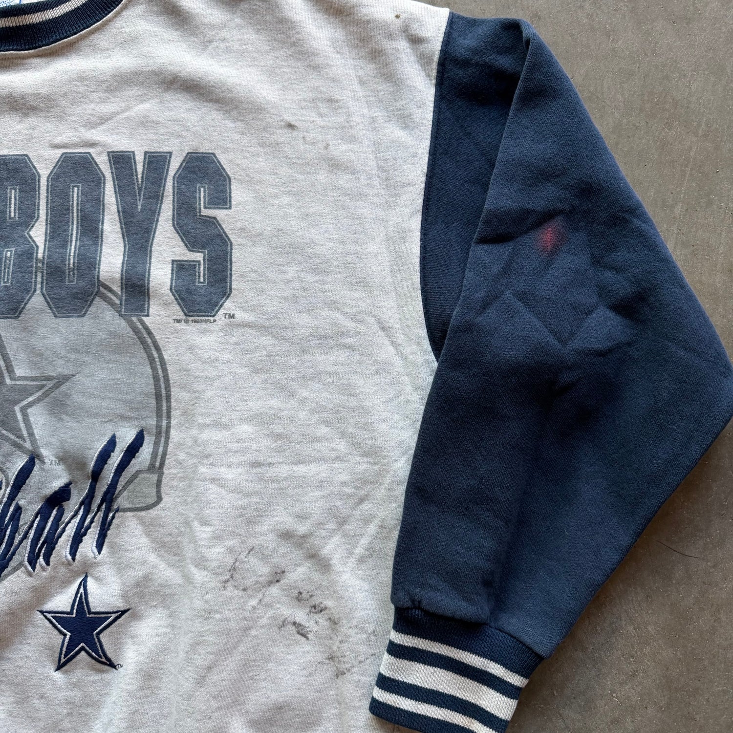 L 90s Faded Cowboys Salem Crewneck