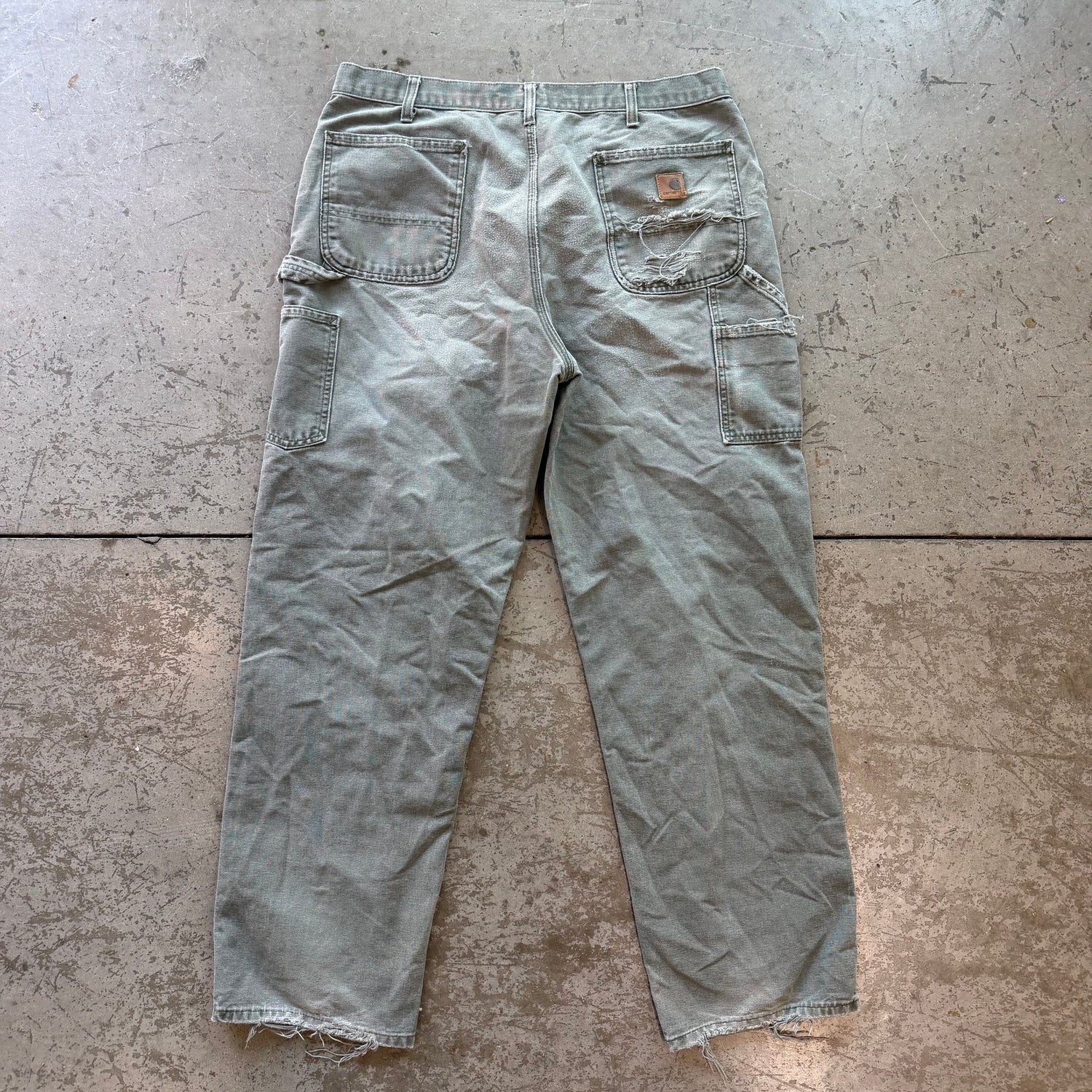 38x34 00s Distressed Carhartt Pants
