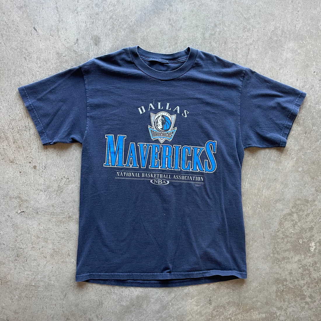 L 90s Dallas Mavs Tee