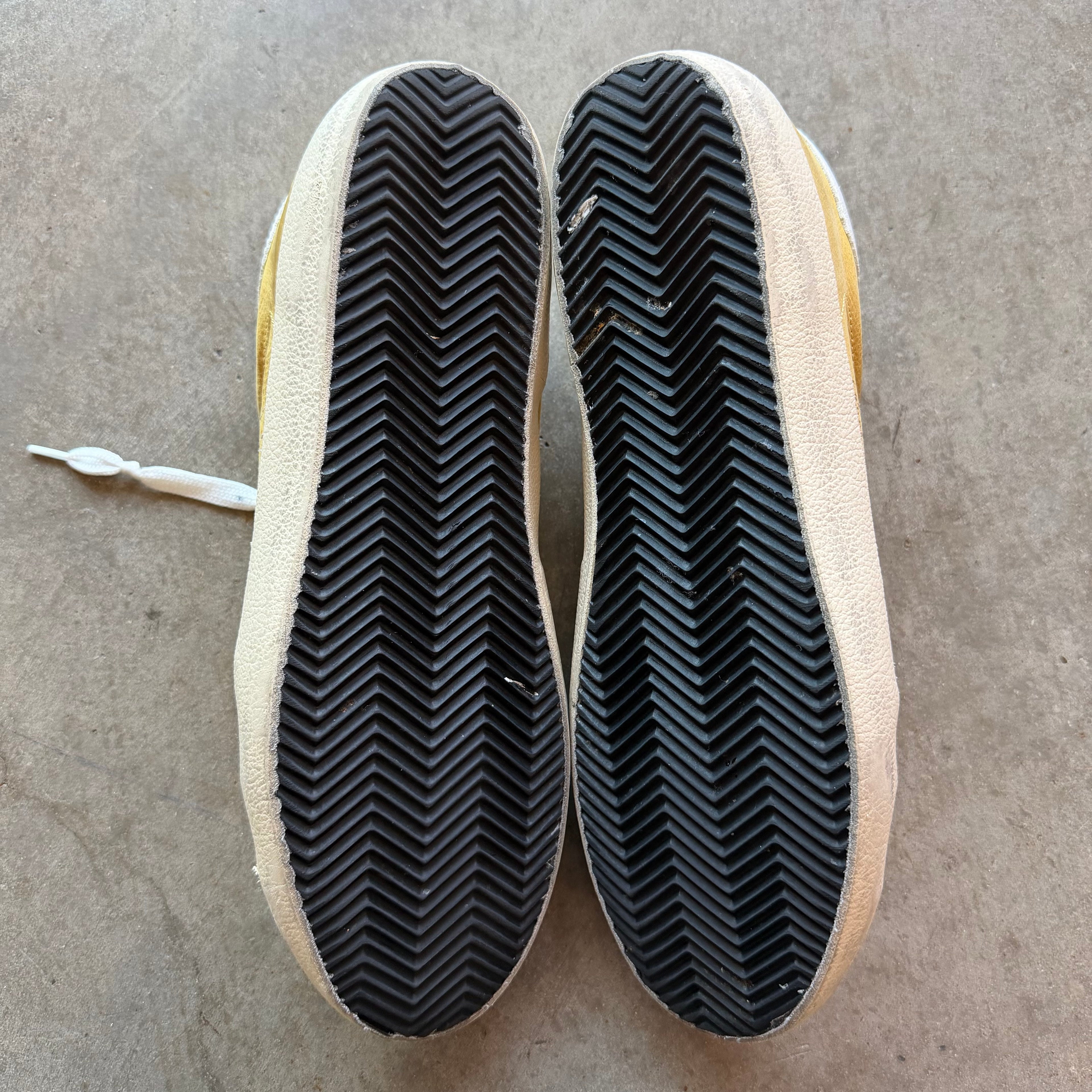 11 Used Golden Goose Superstar Yellow