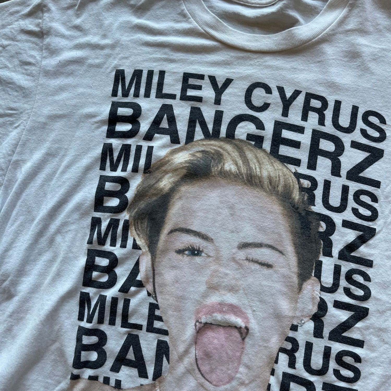 L 2014 Miley Cyrus Tee