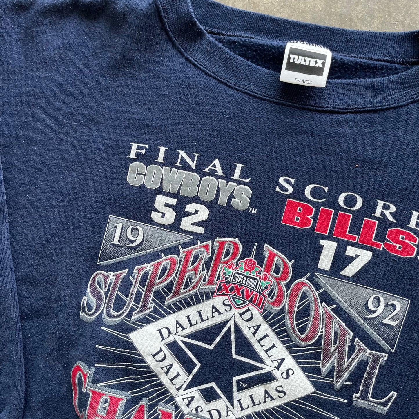 XL 93 Cowboys Crewneck