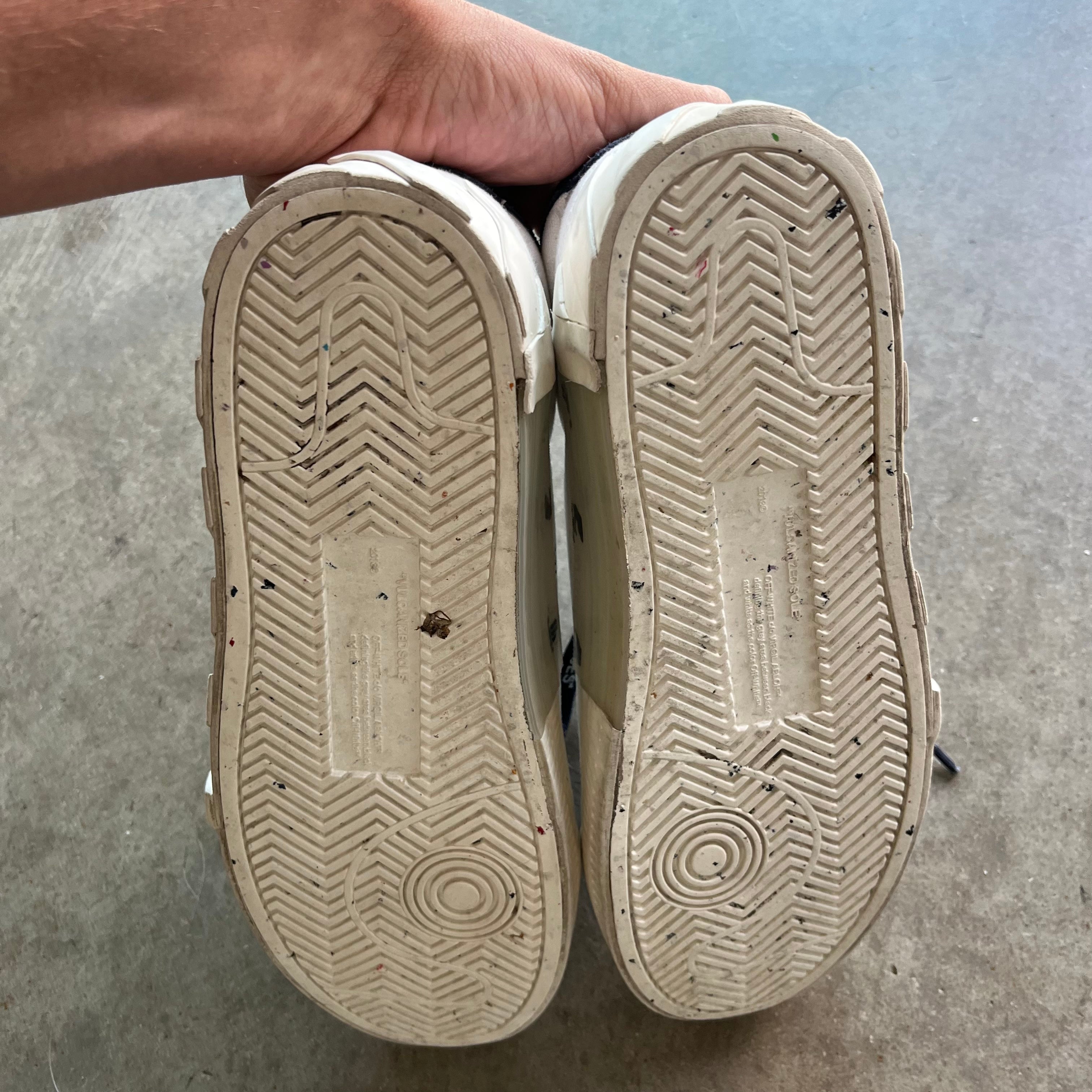 8.5 Used Off White Low Navy Blue