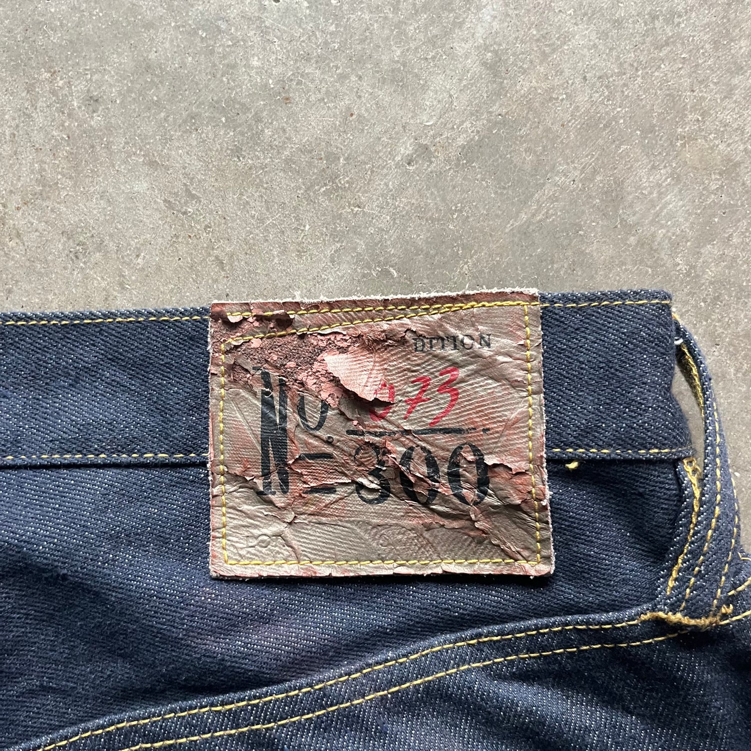 32x31 00s Gold Evisu Jeans
