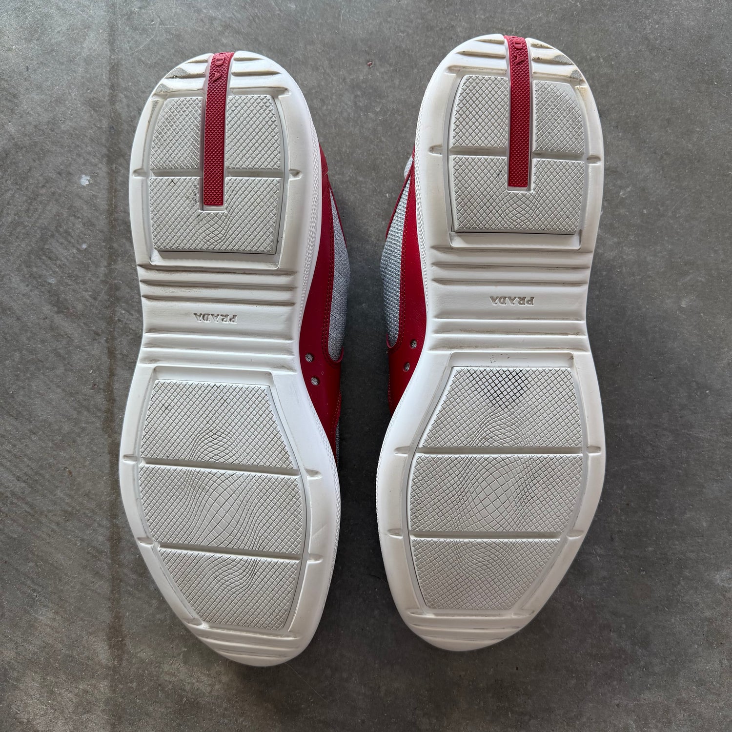 13 Prada America Cup Red